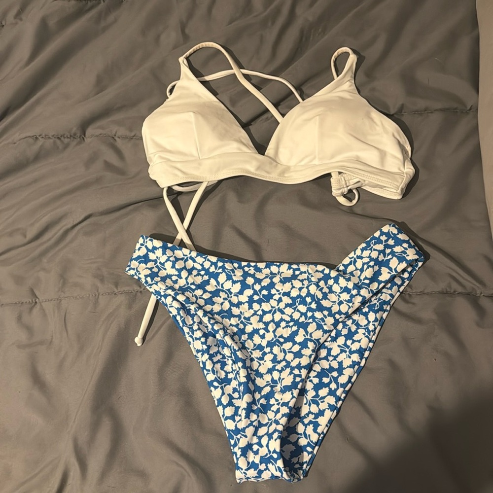 Kamoni size small worn once